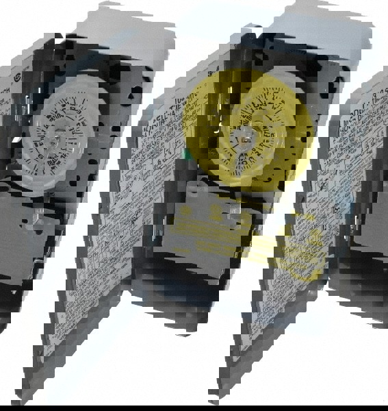 24 hr Indoor Analog Electromechanical Timer Switch